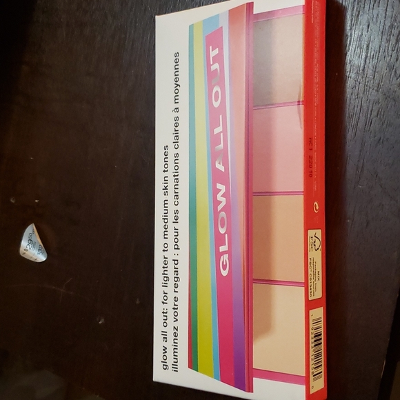 Clinique Makeup Clinique Glow All Out Limited Edition Face Palette